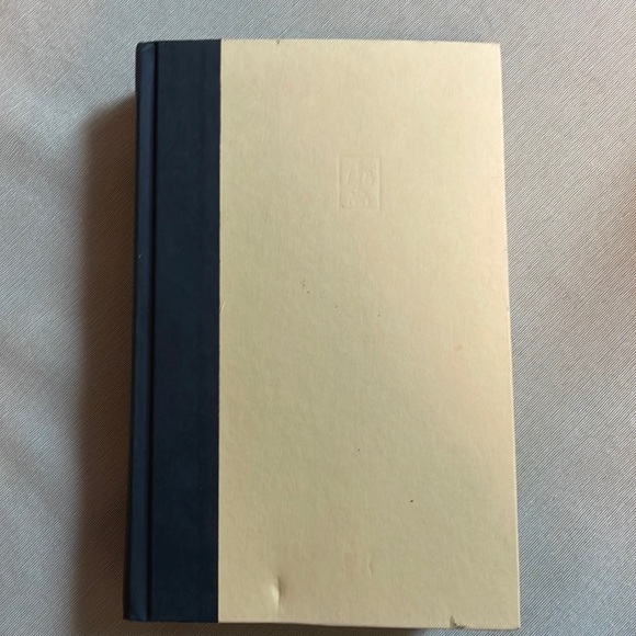 📚2/$6  The Host #1 in Series - Picture 1 of 12